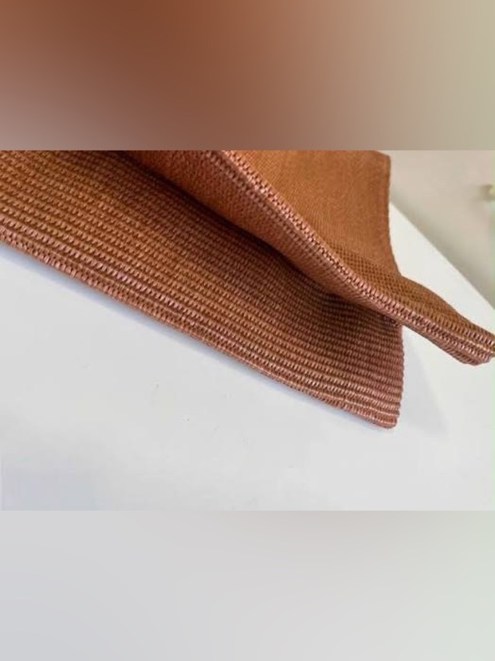 BURBERRY Woven Tote Bag in Brown - Stylish Everyday Carry - Picture 3 of 5